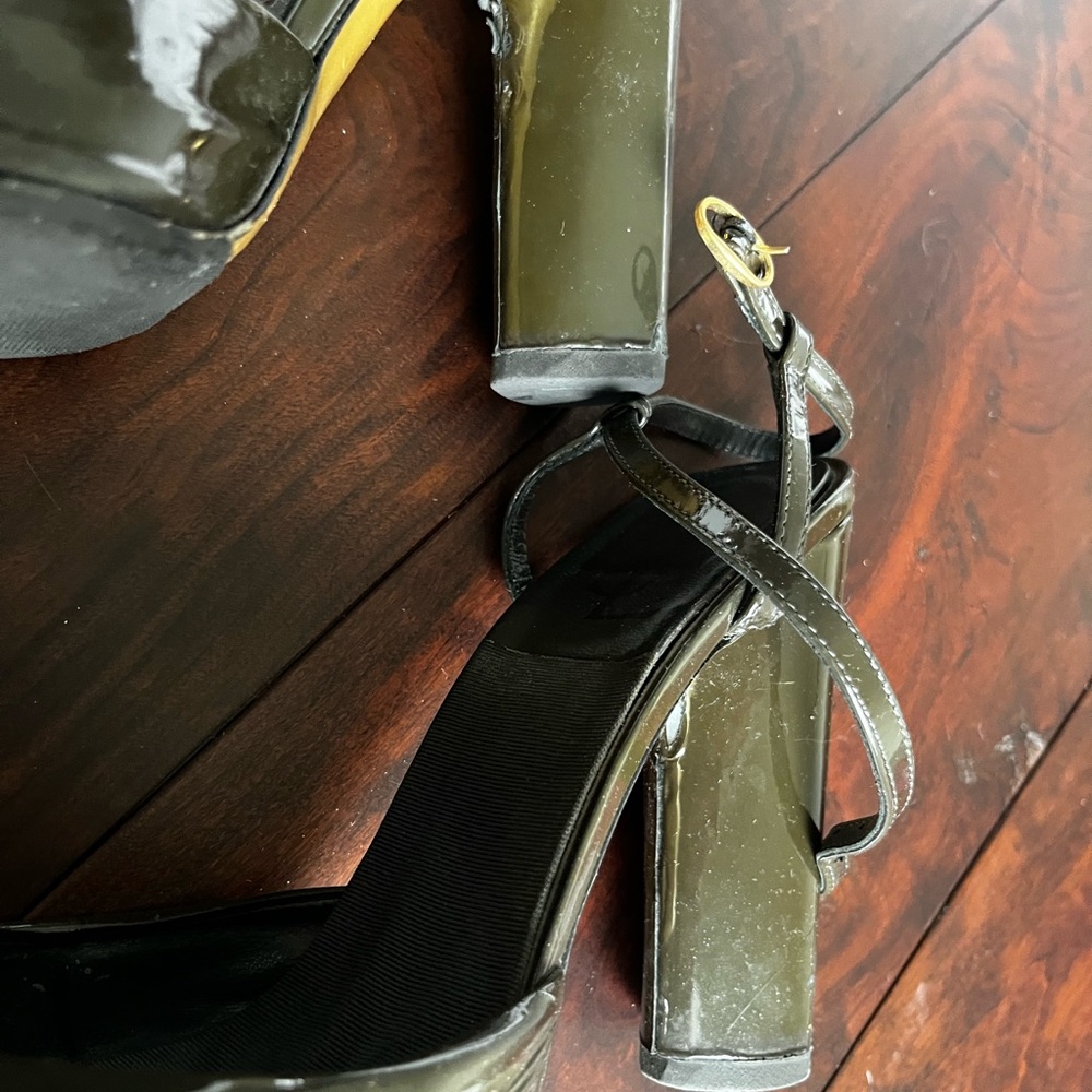 YSL Ankle Strap Patent Leather Heels, size 39 - Picture 3 of 9